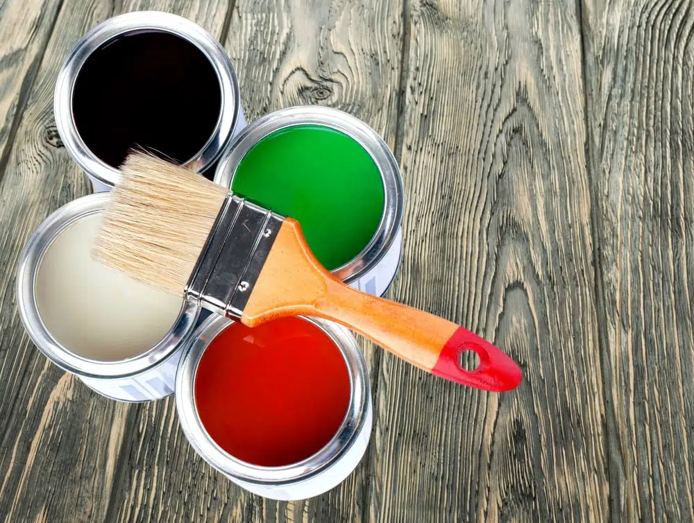 Which Is Best: Oil-Based Paint or Water-Based Paint?