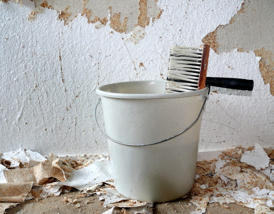 Safety Tips for Stripping Wall Paint