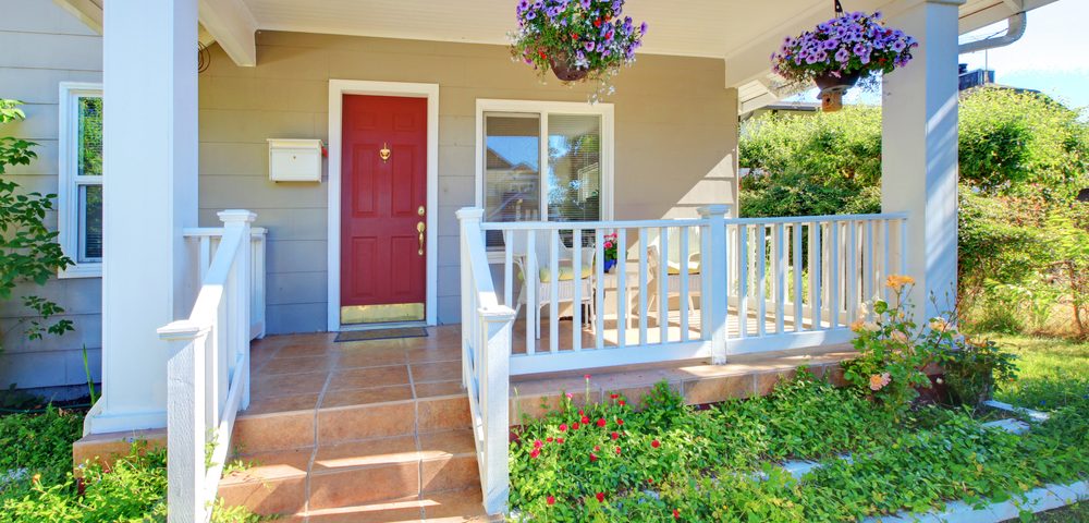 What Are the Steps to Painting a Front Door?